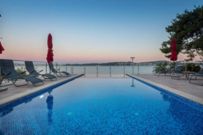 Gem Of The Sea Alenka New Infinity heated pool with massage